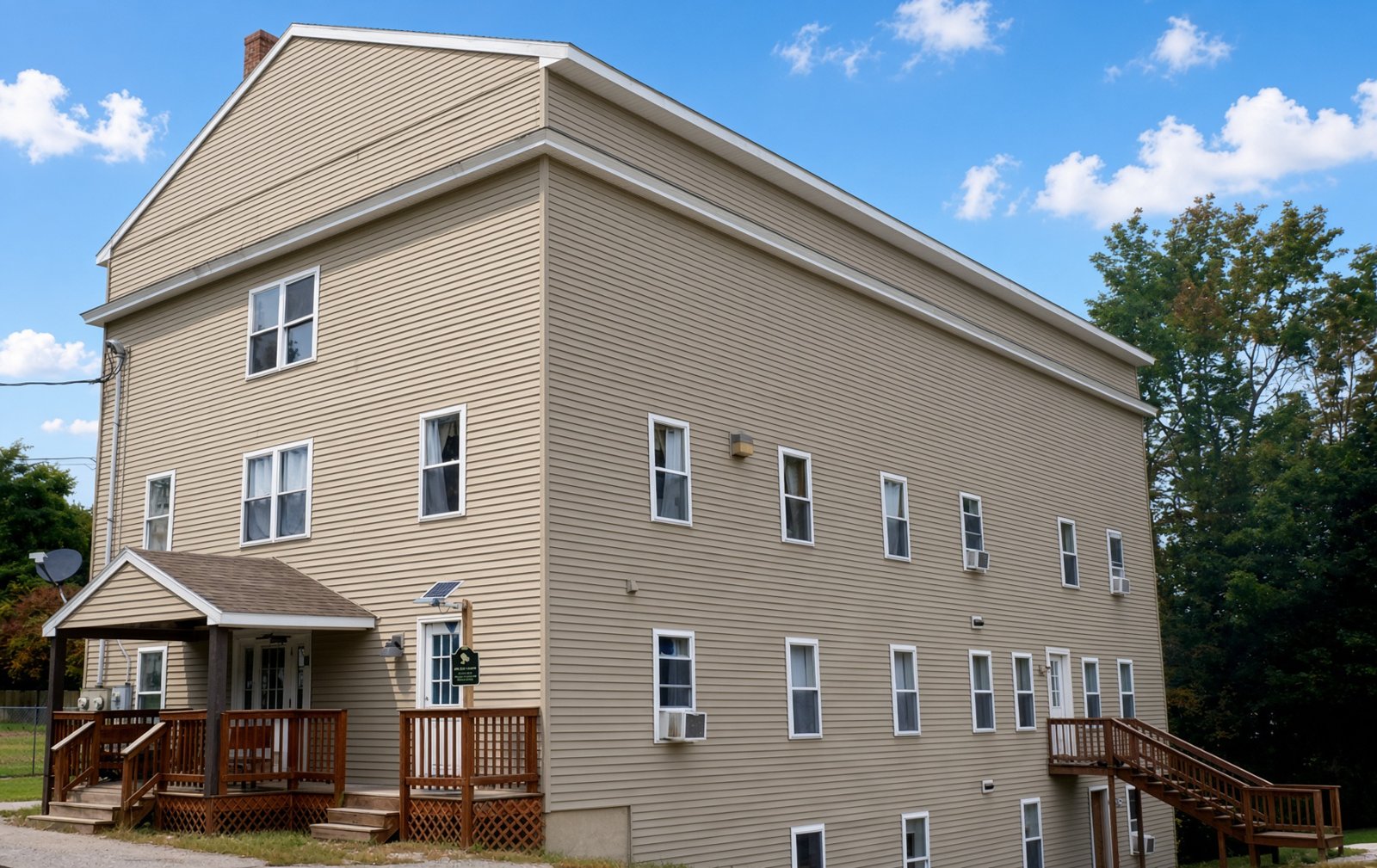 18 Maple Street, Limerick, a two-story six-unit building